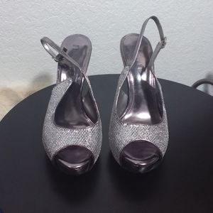 10 Medium silver flecked fabric / chrome cut heels